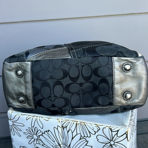 🎁LAST DROP!!!!! TODAY ONLY⭐️Coach Patchwork Signature Tote Mixed Fabric Metallic - Picture 8 of 13